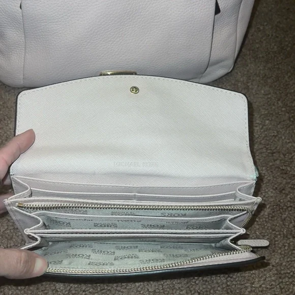 Michael Kors light pink soft Leather Bag and Wallet Set - Picture 5 of 8